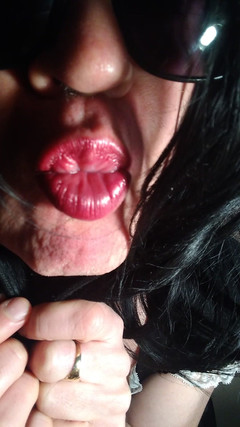 Cindy Belfast: Sissy Služka polyká sperma z kundičky a klitorisu