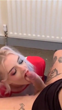 Dokuczana i zerżnięta przez Harley Quinn
