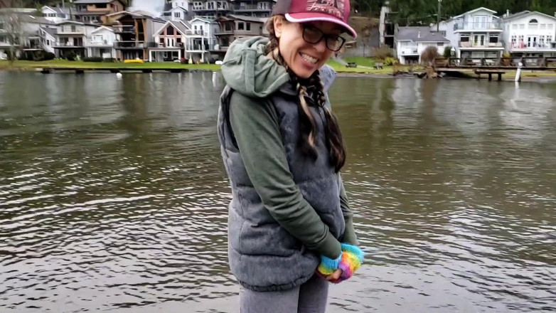 Nerdy_faery: 濡れた靴下と小便をびしょ濡れにする