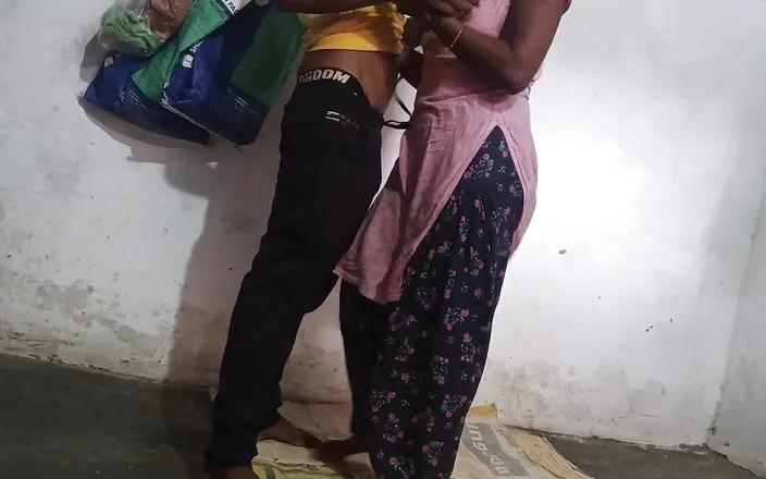 Annu Bhabhi: Fuck up My Stepsister