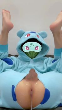 Bulbasaur Laying Eggs