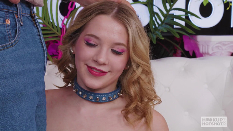 Hookup Hotshot: ブロンドのかわい子ちゃんベッキー・サマーズが完全なふしだらな女のように犯される!