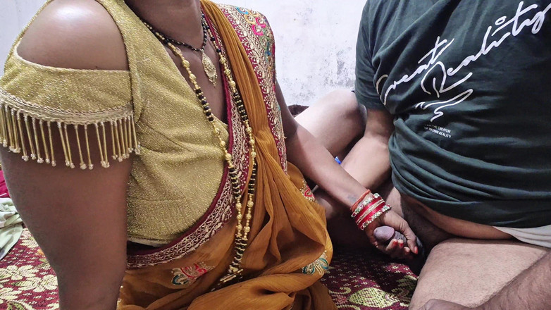 DesiBurChudai: Une bhabhi desi indienne sexy baise avec son mari thaïlandais...