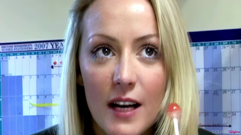 College Uniform: Alana Chase'in yer aldığı röportaj