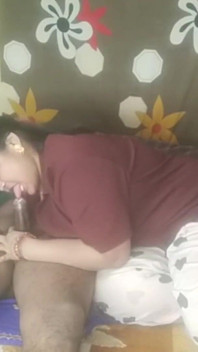 Curvy Desi Babe Gives Sloppy Deepthroat Blowjob and Gets Fucked Hard with Messy Cumshot