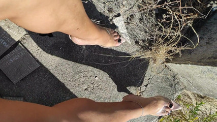 Joana Love: Masturbieren in der sonne