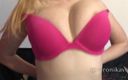 Veronika Vonk: Veronikavonk blinkar sina stora perfekta mega stora bröst