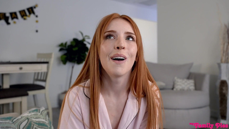 My family pies: Creampie tahun baru adik tiri - S32:e1