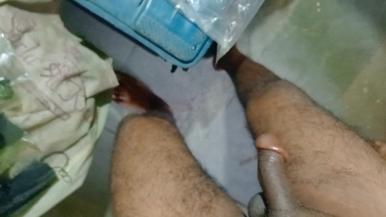 NikiRathod: 狠狠地拍打她的屁股，让她口交