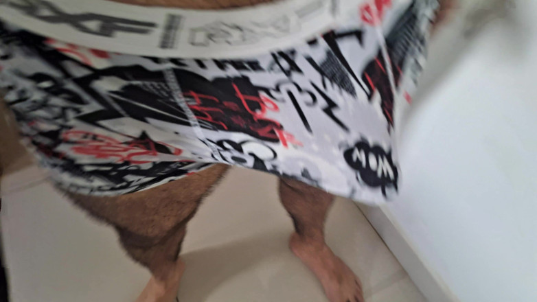 snappyblindfold3: Masturbándome con mi polla dura!
