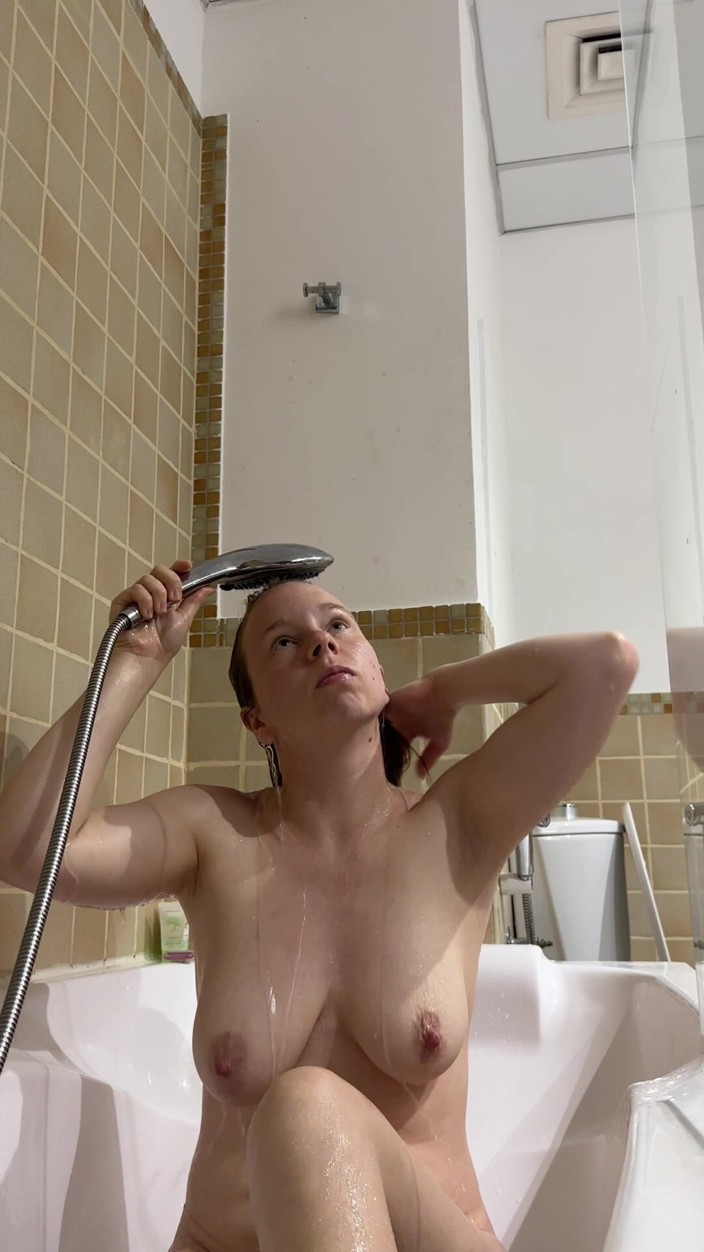 SweetLucy96: Hot Teen Soaped up and Shaved