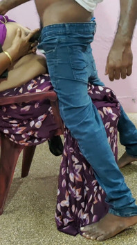 India Ama De Casa Llama a Casa a Un Joven Para Aliviar El Dolor Para Un Toque Álamo E Intenso Hardcore