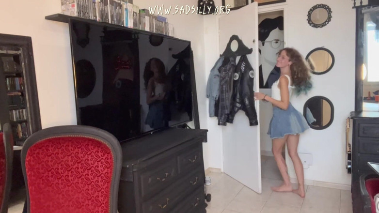 SadSilly: Kiss with My Date in Heat - rp date inglês