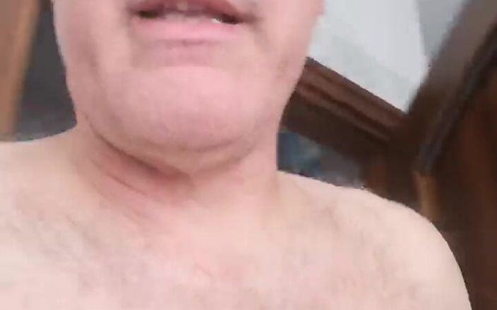 Setesesso7: Ich masturbiere meinen schwanz komplett nackt auf dem boden liegend