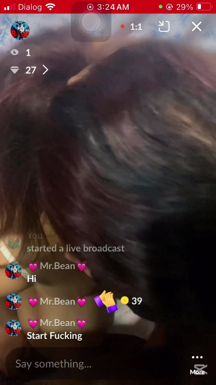 Tiyana: 夫ファック妻ハードタンゴライブカムショー