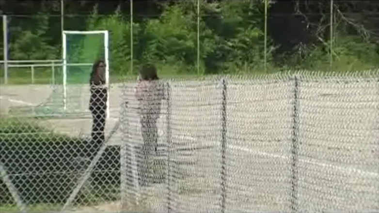 Gaybareback: Gay scopato in strada esibizionista! Incredibile