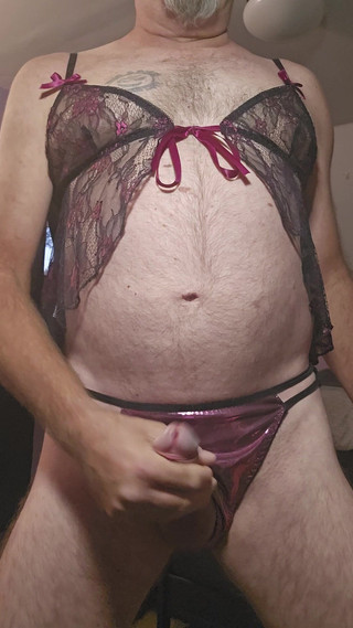 Fantasies in Lingerie: 巨大的负载