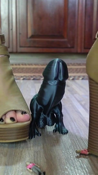 Топаю На Tiny с Dino Dick