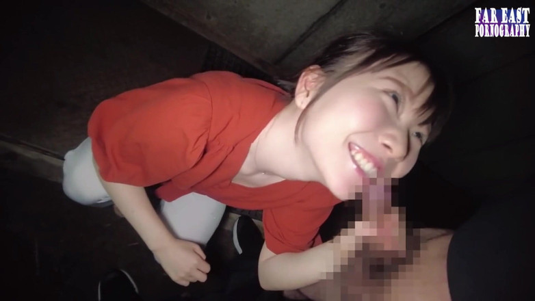 Far East pornography: 与第一次驱动不间断释放的户外桃子一起散步 第3部分