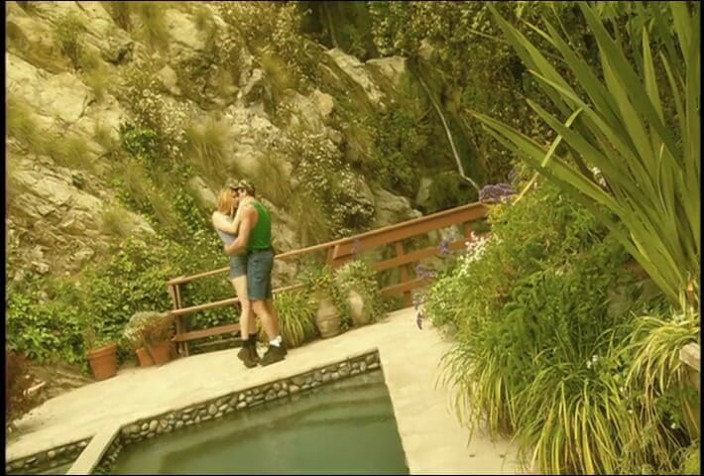 Porncentro: 在深喉弯曲别致的肚子又一次粗暴的后入式敲打