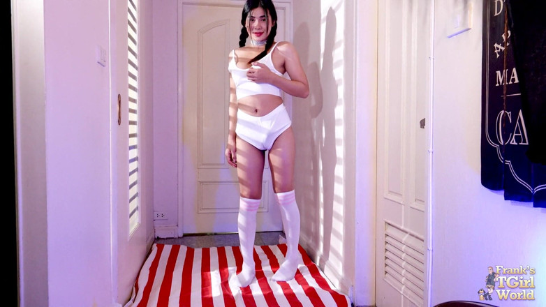 Franks Tgirl World: Emmy's sticky cumshot