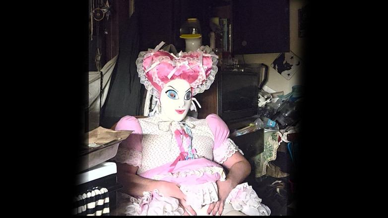 Miss Lacy Duval: Penghinaan banci dan banci