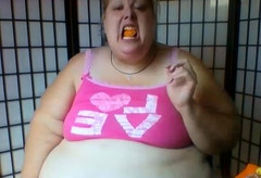 Kitty Delgato: Bílá manželka kouří a nacpe mi obličej, zatímco ti řekne, jaký...