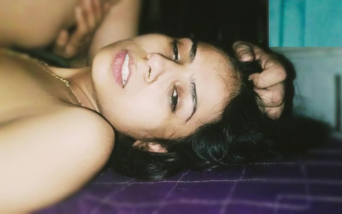 Hot Sis: Latika follando el núcleo caliente y duro necesita más
