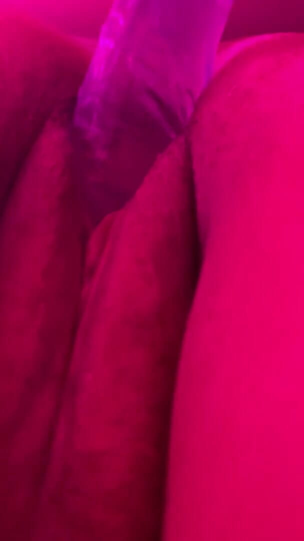 AJtheMindfulLotus: Moendo meu vibrador na parede
