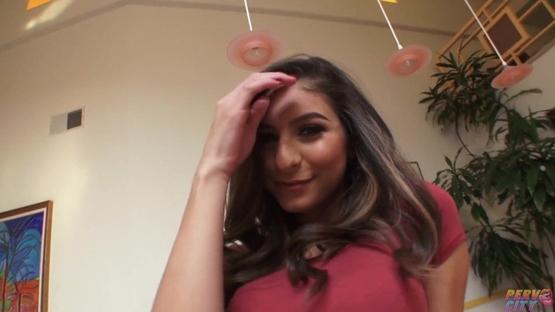 Perv City: Stoute tiener Nina North laat zichzelf roze vibrator klaarkomen