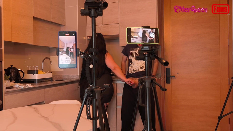 Riderqueen: Video per i fan - il figliastro visita la matrigna in...