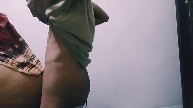 Aizzee: Milf gordinha faminta por pau fode duro com cara jovem