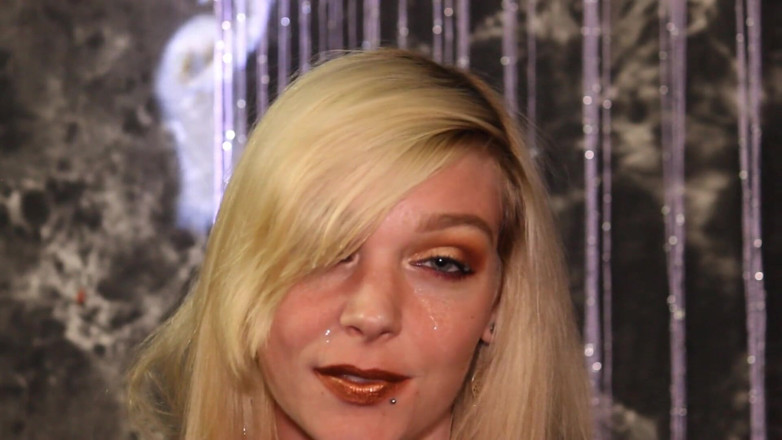 GamerGirlRoxy: Cum on my metalic lips: six loads