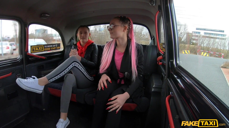 Fake Taxi: Fałszywa taksówka - Brudne Blondynki Bffs Ges fucked przez Euro Cabbie