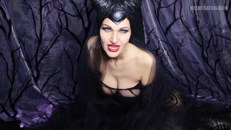 Lady Mesmeratrix Official: In to maleficenteyes...