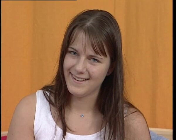 YOUR FIRST PORN: Junge Nadin Rasiert Ihre Muschi Softclip Young Nadin Shaves Her...