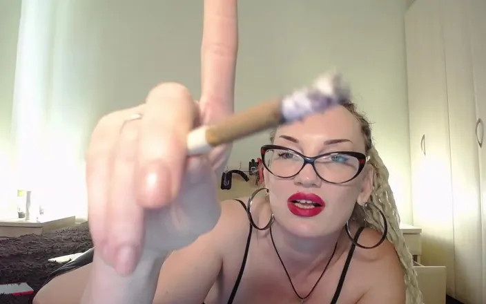 BadAssBitch: Smoking Cig Red Lips