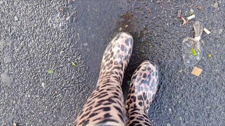 Kinky Lyrical: Plimbare lungă în Gumboots de Kinkylyrical