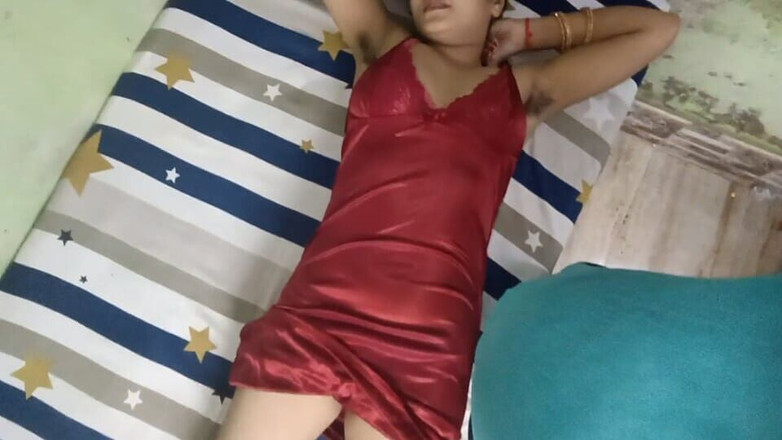 Pyaripooja22: Calda giovane cognata chiama il capo nella stanza da notte...