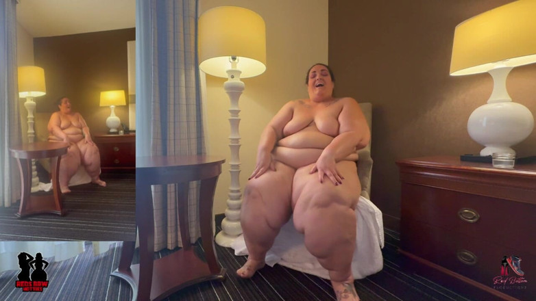 Reds BBW Hotties: Awek montel super saiz bercakap dengan awak semasa bermain dengan...
