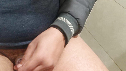 Jyoti Verma: Masturberen op kantoor tijdens het spelen van Hindi-nummers op de...