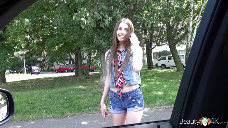 Teen Mega World: Real beauty got her pussy drilled in car