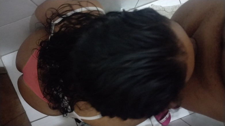 Jr and denies: Kawan nakal saya masuk ke bilik air dan menghisap saya...