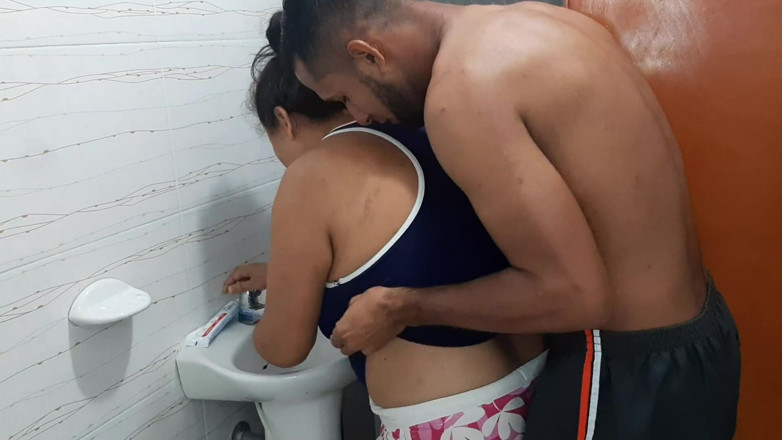 Javi: Le Chupo El Culo a Mi Madrastra
