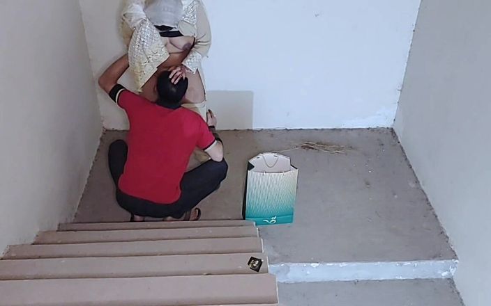 Faryal: Petite amie Ki Khala Ko Choda - rendez-vous cadeau tard dans...