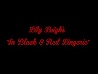 Lily Leigh: Lily Leigh&#039;s &quot;in rode en zwarte lingerie&quot;