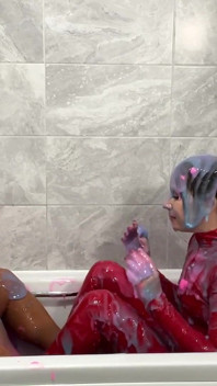 Latexový Gunge s Belle Ohara