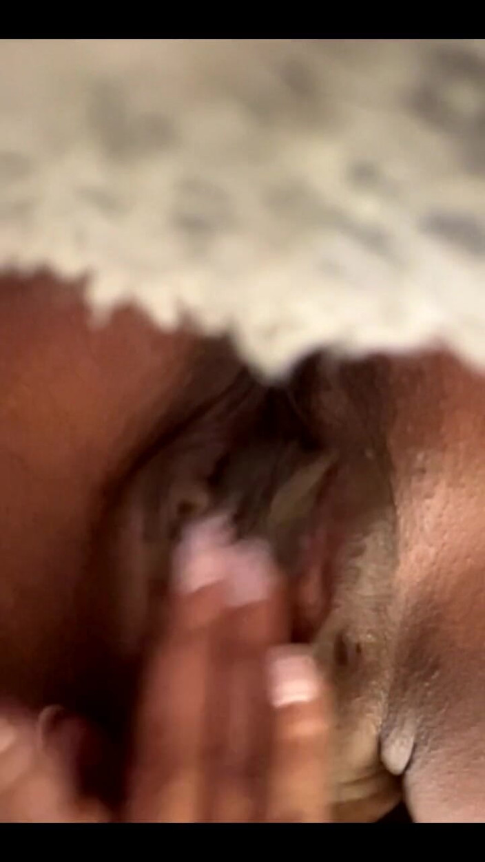 Bella Blanco: Elle est tellement mouillée