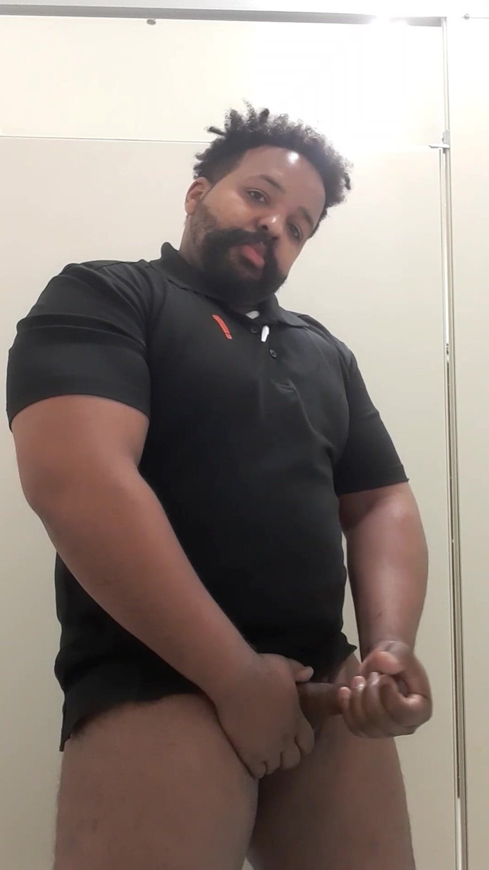 Eddie Venezuela: Thick Stepdaddy Risky Public Masturbation and Cum