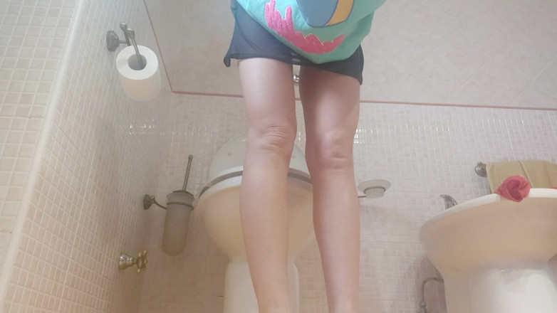 savannahamatoriale: Pee and burp, a good girl shouldn't do them